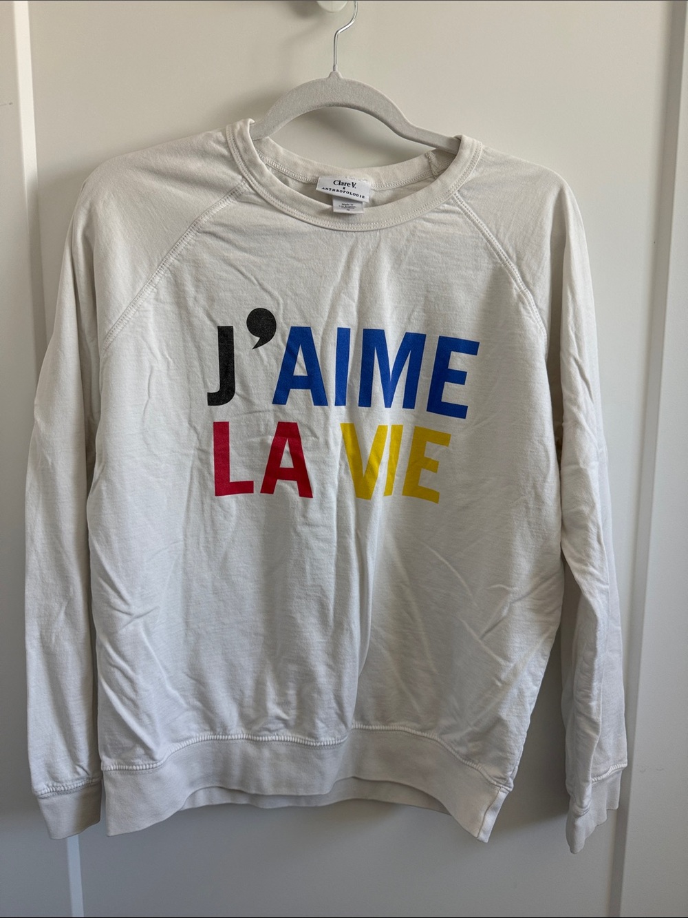 Clare V. White Crewneck Sweater with Multicolor 'J'AIME LA VIE' Graphic